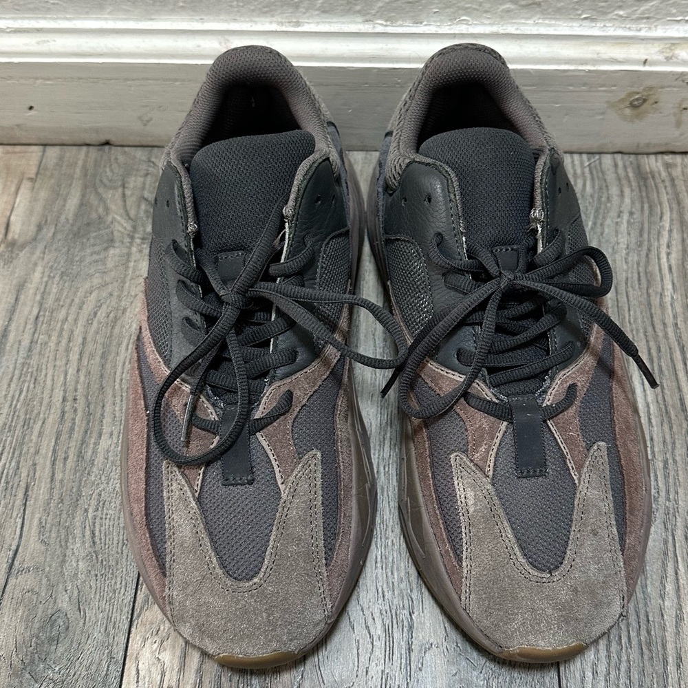 Yeezy 700 Boost Mauve
